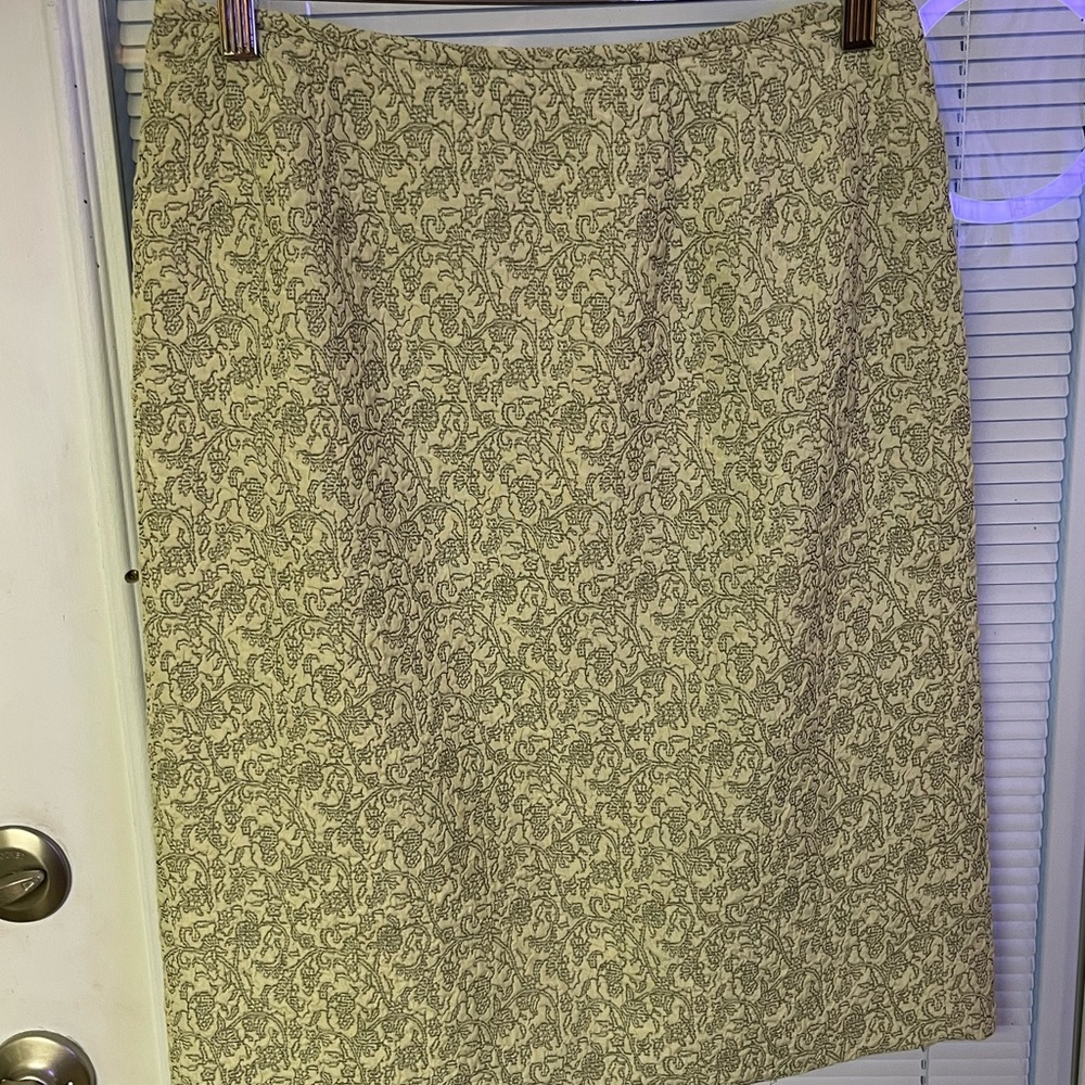 Vintage Kasper Pencil Skirt Green Floral 6P Petite 1990s